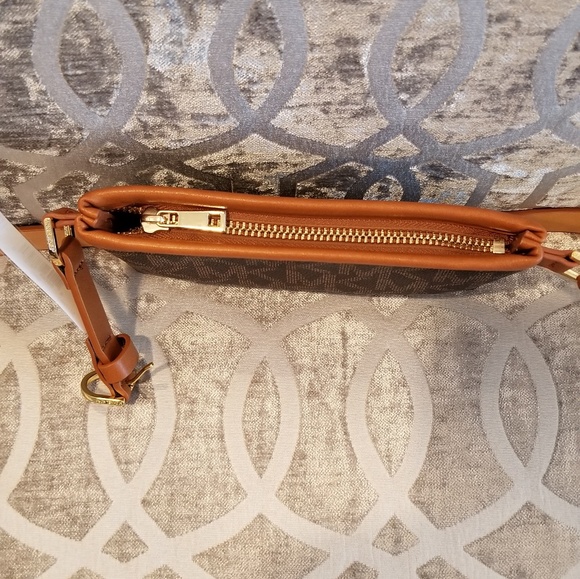 Michael Kors Belt Bag MK Signature Fanny Pack - Picture 6 of 8